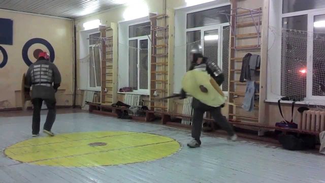 Сломали меч и два копья